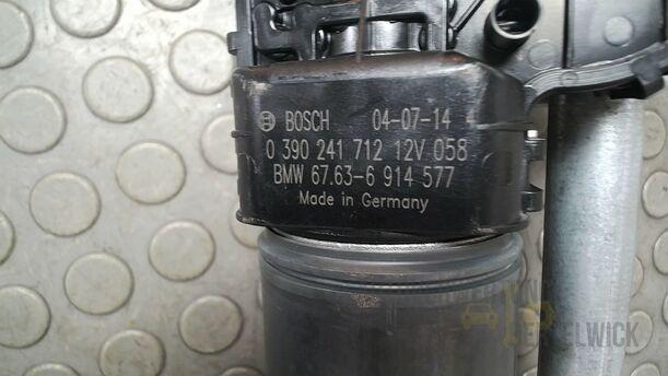 Foto: SCHEIBENWISCHERMOTOR VORN eines BMW 318d touring