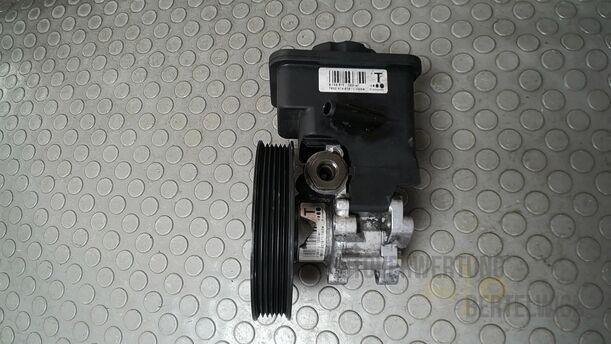 Foto: PUMPE SERVOLENKUNG/ SERVOPUMPE eines BMW 318d touring