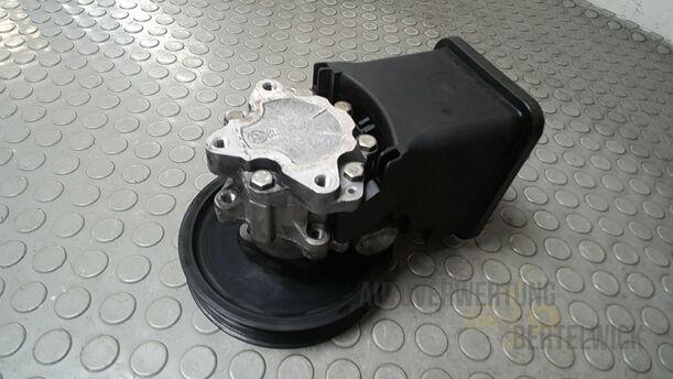 Foto: PUMPE SERVOLENKUNG/ SERVOPUMPE eines BMW 318d touring
