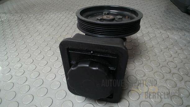 Foto: PUMPE SERVOLENKUNG/ SERVOPUMPE eines BMW 318d touring