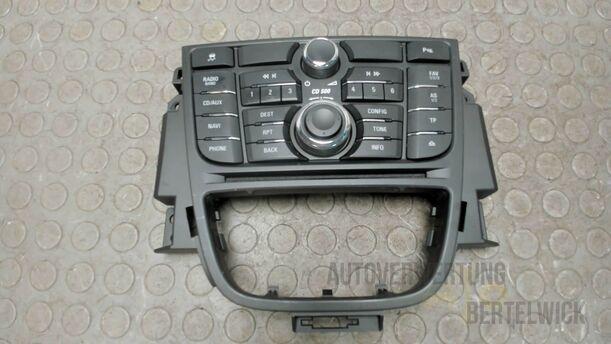 Foto: RADIOBEDIENUNG eines Opel Astra 1.7 CDTI DPF Sports Tourer