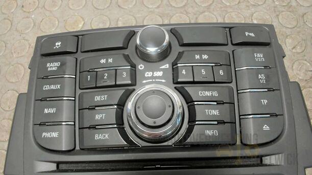 Foto: RADIOBEDIENUNG eines Opel Astra 1.7 CDTI DPF Sports Tourer