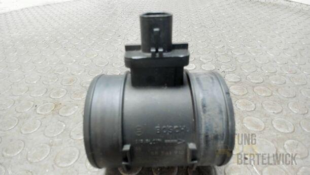 Foto: LUFTMASSENMESSER eines Opel Astra 1.7 CDTI DPF Sports Tourer GLXi