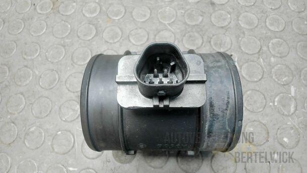 Foto: LUFTMASSENMESSER eines Opel Astra 1.7 CDTI DPF Sports Tourer GLXi