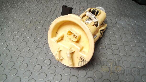 Foto: KRAFTSTOFFPUMPE eines BMW 318d touring GLXi