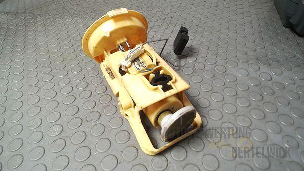 Foto: KRAFTSTOFFPUMPE eines BMW 318d touring GLXi