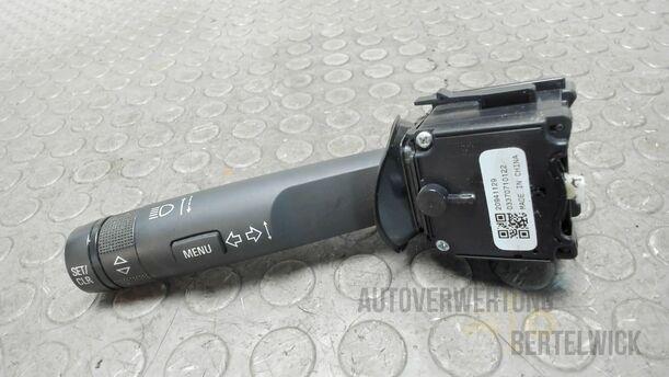 Foto: BLINKERSCHALTER / KOMBISCHALTER eines Opel Astra 1.7 CDTI DPF Sports Tourer GLXi