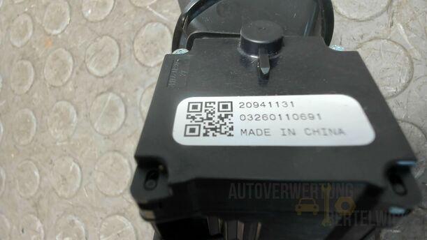 Foto: SCHEIBENWISCHERSCHALTER eines Opel Astra 1.7 CDTI DPF Sports Tourer GLXi