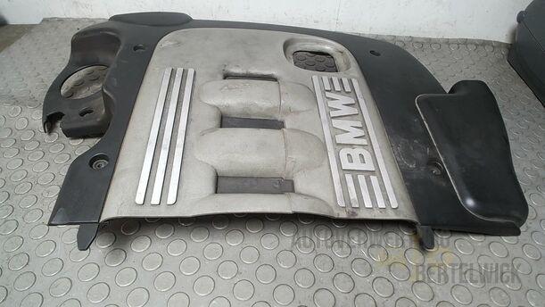 Foto: MOTORABDECKUNG/ MOTORVERSCHAHLUNG eines BMW 318d touring GLXi