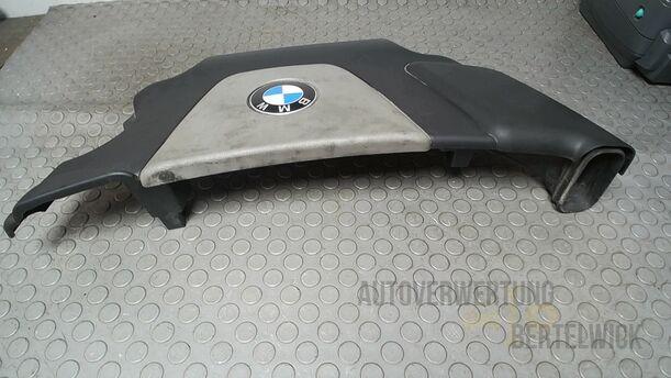 Foto: ANSAUGHAUBE eines BMW 318d touring GLXi
