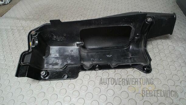 Foto: LUFTFILTERDECKEL eines BMW 318d touring GLXi