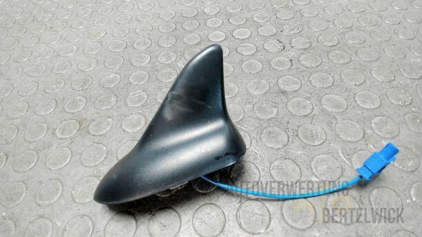 Foto: DACHANTENNE / HAIFLOSSENANTENNE eines Opel Astra 1.7 CDTI DPF Sports Tourer GLXi
