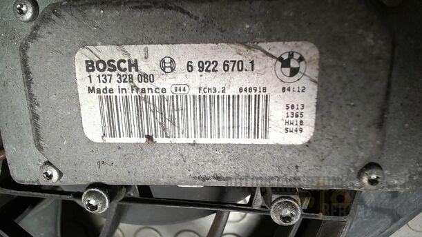 Foto: ELEKTROLÜFTER eines BMW 318d touring GLXi