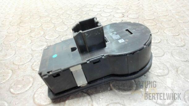 Foto: LICHTSCHALTER eines Opel Astra 1.7 CDTI DPF Sports Tourer GLXi