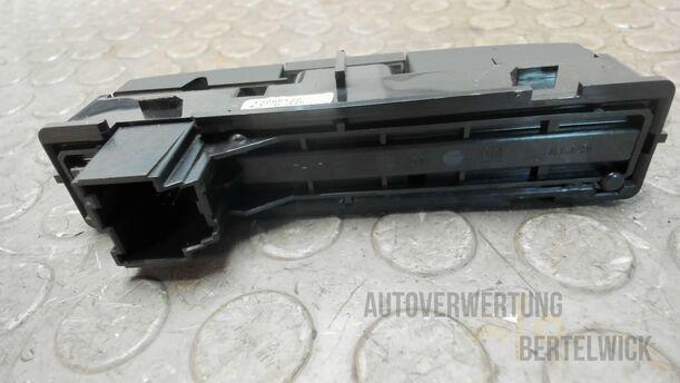 Foto: WARNBLINKSCHALTER eines Opel Astra 1.7 CDTI DPF Sports Tourer GLXi