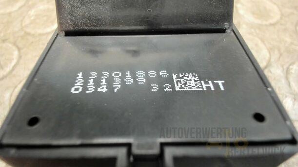 Foto: FENSTERHEBERSCHALTER eines Opel Astra 1.7 CDTI DPF Sports Tourer GLXi