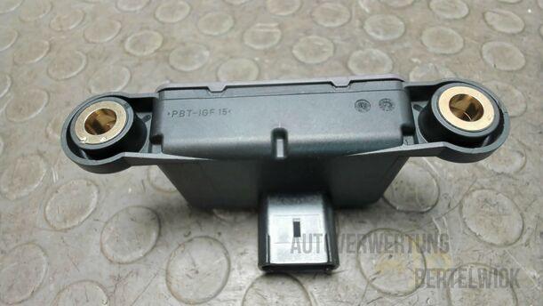 Foto: QUERBESCHLEUNIGUNGSSENSOR eines Opel Astra 1.7 CDTI DPF Sports Tourer GLXi