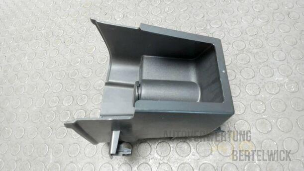 Foto: STECKDOSE / USB STECKPLATZ eines Opel Astra 1.7 CDTI DPF Sports Tourer GLXi