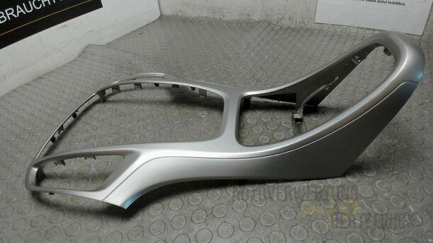 Foto: ABDECKUNG MITTELKONSOLE eines Opel Astra 1.7 CDTI DPF Sports Tourer GLXi