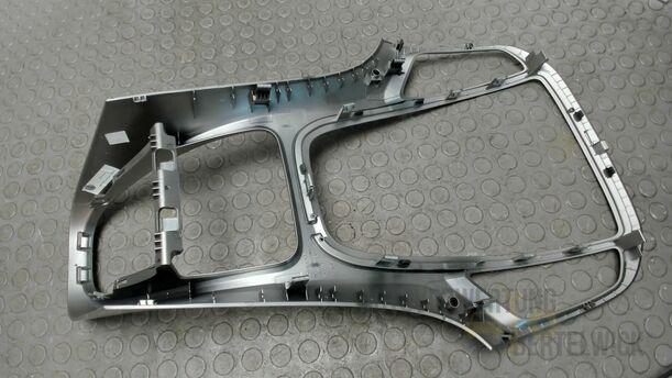 Foto: ABDECKUNG MITTELKONSOLE eines Opel Astra 1.7 CDTI DPF Sports Tourer GLXi