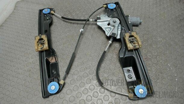 Foto: FENSTERHEBER VORNE RECHTS eines Opel Astra 1.7 CDTI DPF Sports Tourer GLXi