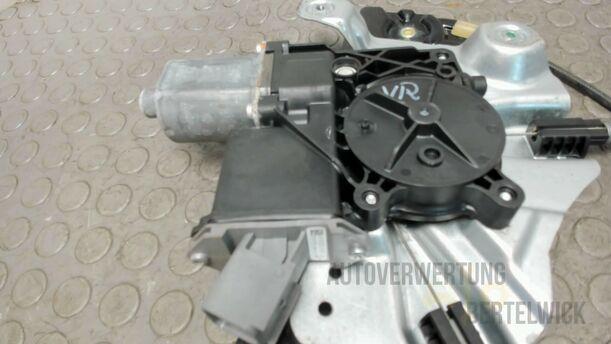 Foto: FENSTERHEBER VORNE RECHTS eines Opel Astra 1.7 CDTI DPF Sports Tourer GLXi