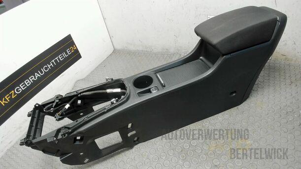 Foto: MITTELKONSOLE eines Opel Astra 1.7 CDTI DPF Sports Tourer GLXi