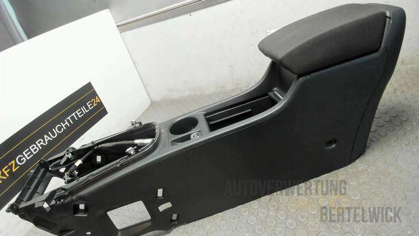 Foto: MITTELKONSOLE eines Opel Astra 1.7 CDTI DPF Sports Tourer GLXi