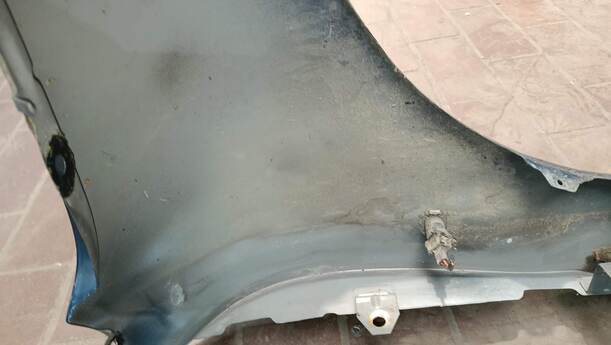 Foto: KOTFLÜGEL LINKS eines Ford Mondeo Turnier GLXi