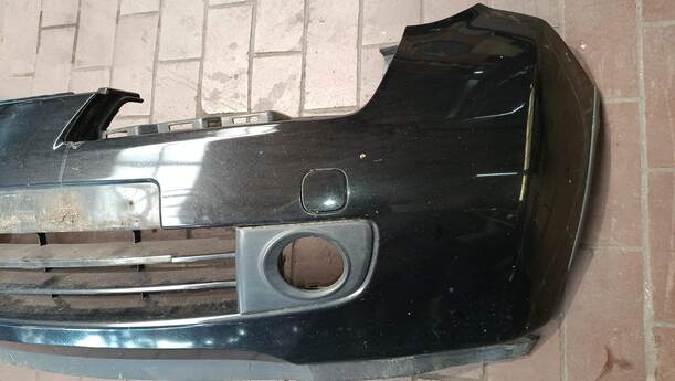 Foto: STOSSFÄNGER/ STOßSTANGE VORN eines Nissan Micra 1.2