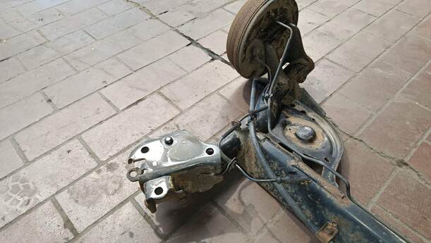 Foto: HINTERACHSE eines Nissan Micra 1.2