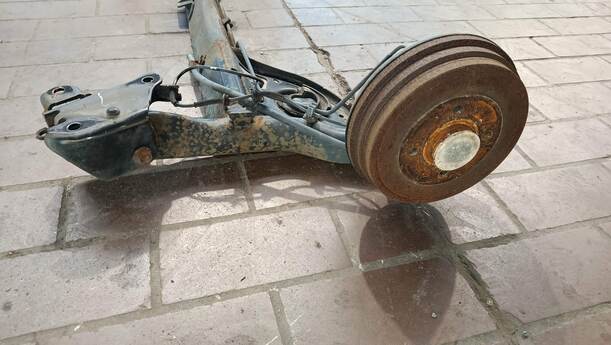 Foto: HINTERACHSE eines Nissan Micra 1.2