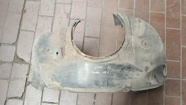 Foto: RADHAUSSCHALE / INNENKOTFLÜGEL VORNE LINKS eines Ford Mondeo Turnier