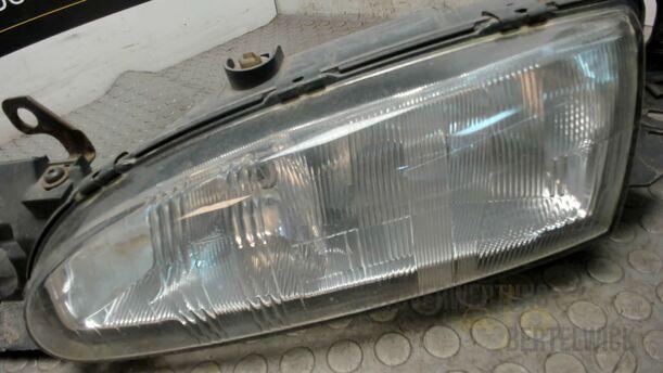 Foto: SCHEINWERFER LINKS eines Ford Mondeo Turnier