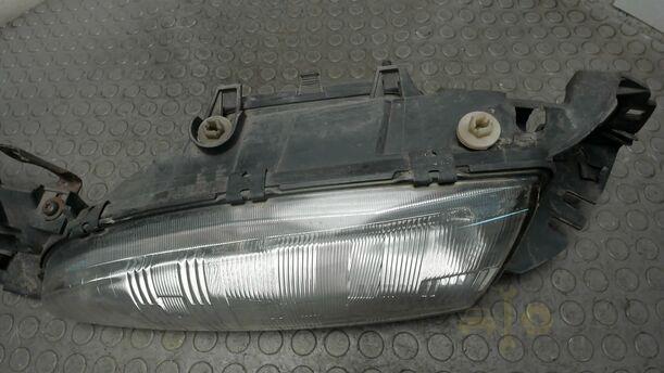 Foto: SCHEINWERFER LINKS eines Ford Mondeo Turnier