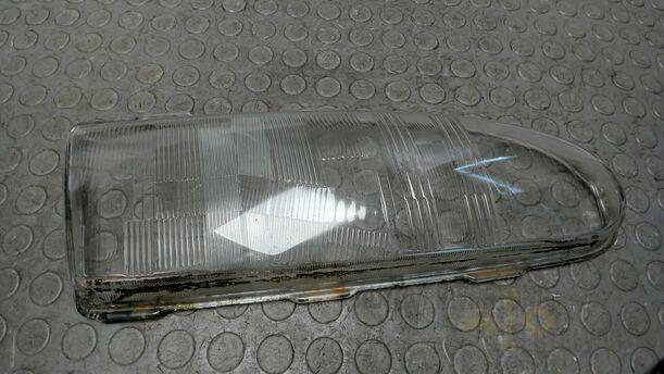 Foto: SCHEINWERFERGLAS LINKS eines Ford Mondeo Turnier