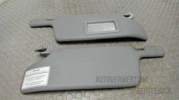 Foto: SONNENBLENDENPAAR eines Ford Mondeo Turnier
