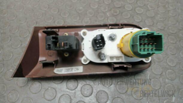 Foto: LICHTSCHALTER eines Ford Mondeo Turnier