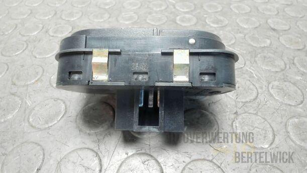 Foto: FENSTERHEBERSCHALTER eines Ford Mondeo Turnier