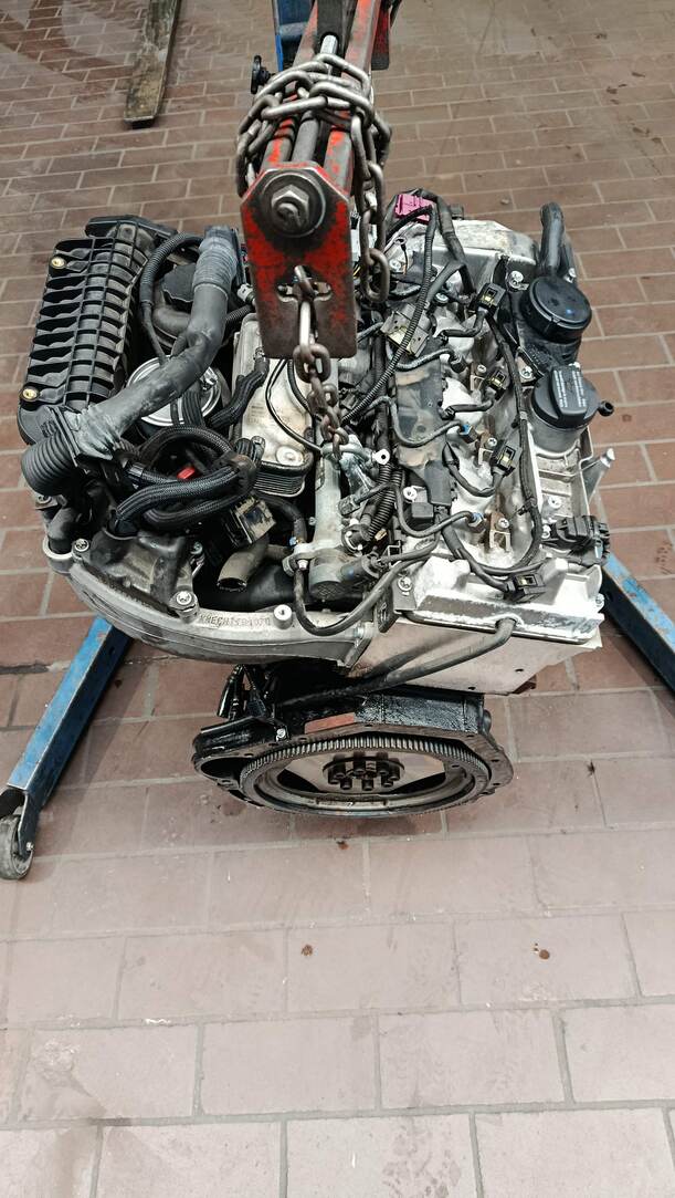 Foto: MOTOR ( 611962 ) eines Mercedes-Benz C 220 CDI
