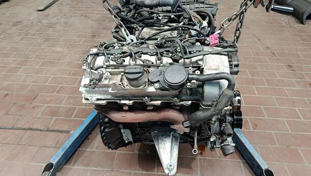 Foto: MOTOR ( 611962 ) eines Mercedes-Benz C 220 CDI