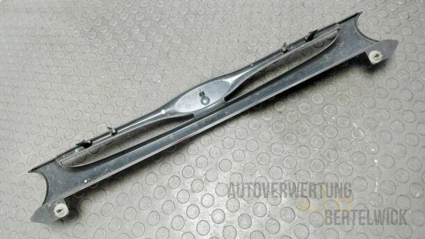 Foto: KÜHLERGRILL eines Ford Mondeo Turnier