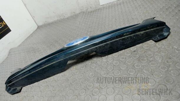 Foto: KÜHLERGRILL eines Ford Mondeo Turnier