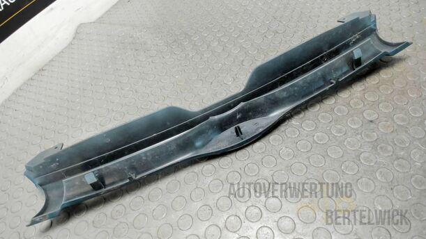 Foto: KÜHLERGRILL eines Ford Mondeo Turnier
