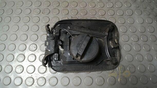 Foto: TANKKLAPPE/ TANKDECKEL eines Nissan Micra 1.2