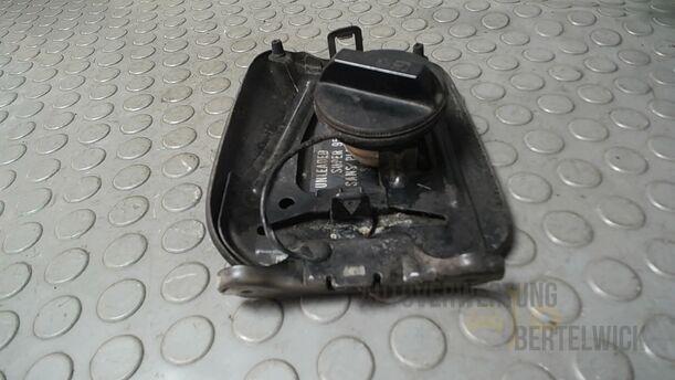 Foto: TANKKLAPPE/ TANKDECKEL eines Nissan Micra 1.2