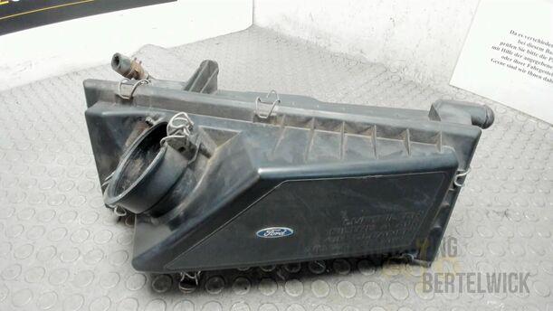 Foto: LUFTFILTERKASTEN eines Ford Mondeo Turnier
