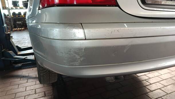 Foto: STOSSFÄNGER / STOßSTANGE HINTEN eines Mercedes-Benz C 220 CDI