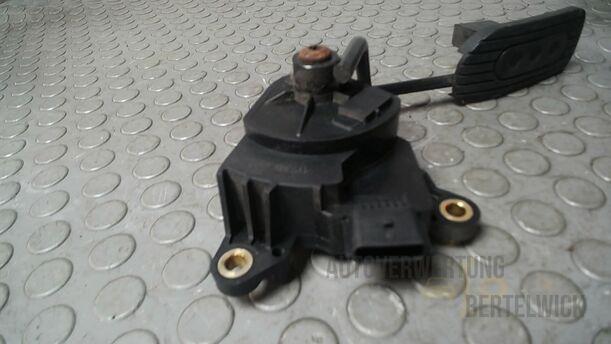 Foto: GASPEDAL eines Nissan Micra 1.2