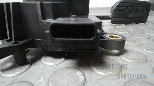 Foto: GASPEDAL eines Nissan Micra 1.2